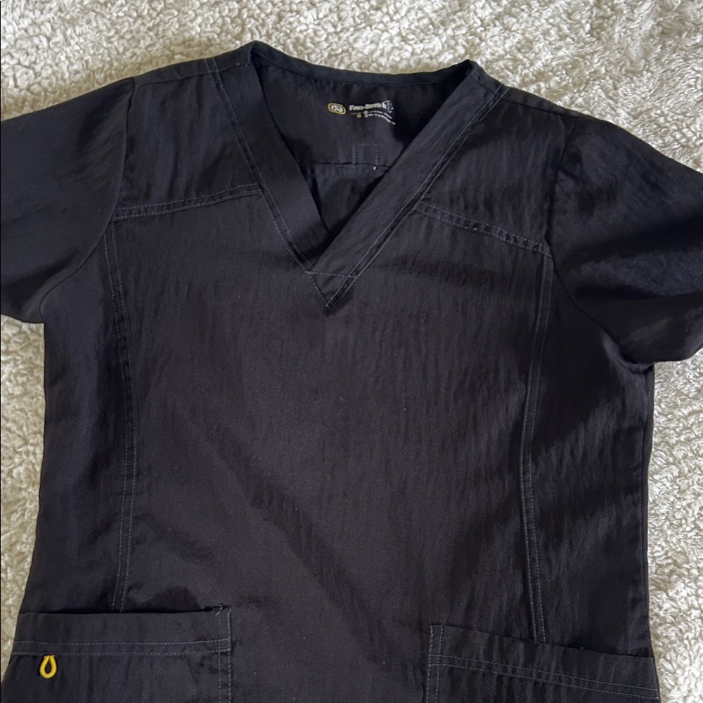 WonderWink Women’s Black V-Neck Scrub Top